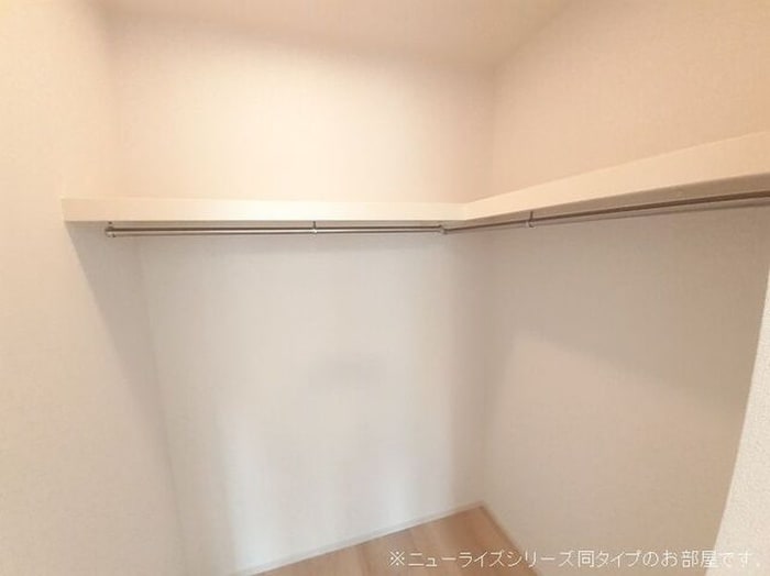 物件内観写真12　(収納)