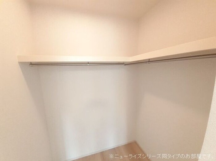 物件内観写真12　(収納)