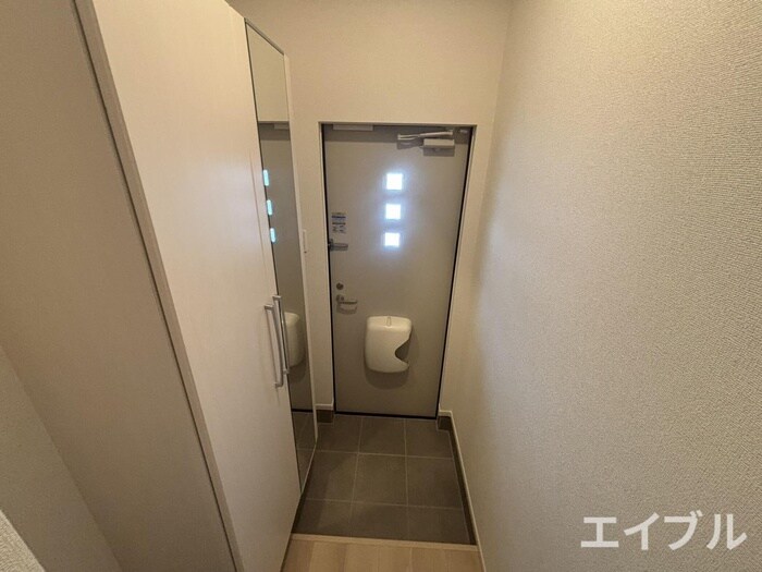 物件内観写真14　(玄関)