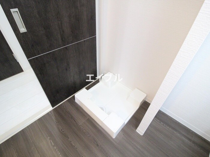 物件内観写真12　(洗濯機置場)