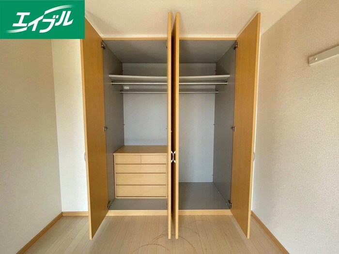 物件内観写真12　(収納)