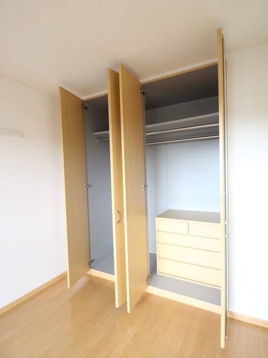 物件内観写真12　(収納)