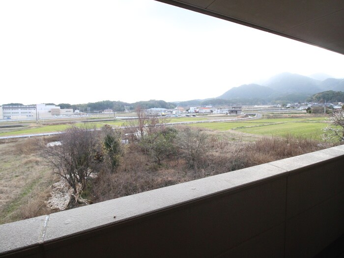 物件内観写真14　(室内からの展望)