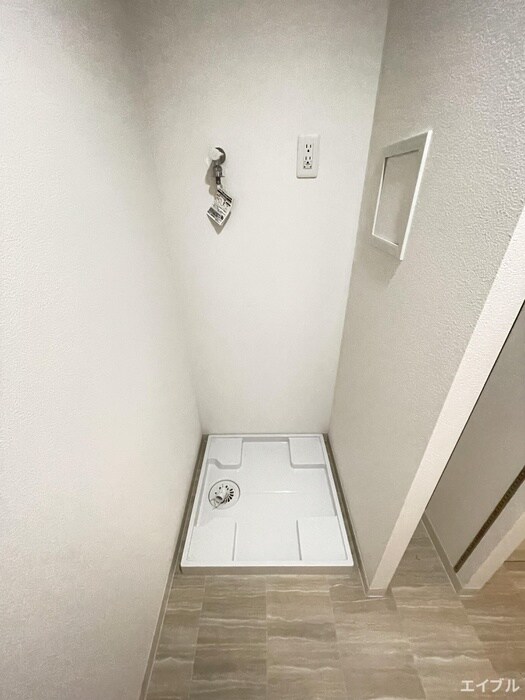 物件内観写真11　(洗濯機置場)