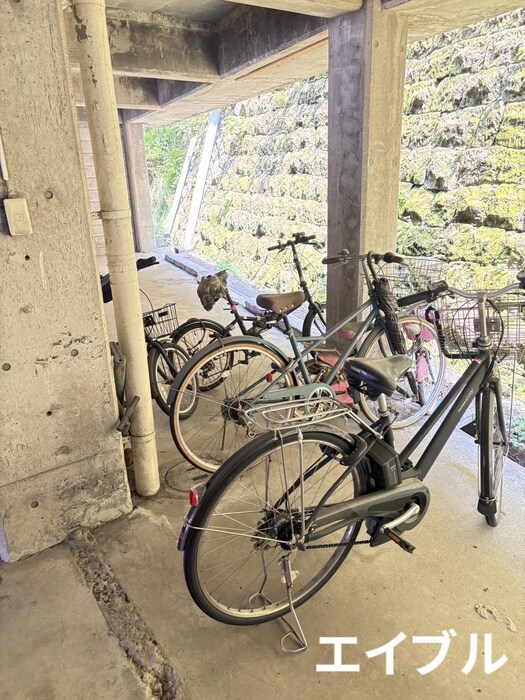 物件外観写真4　(駐輪場)