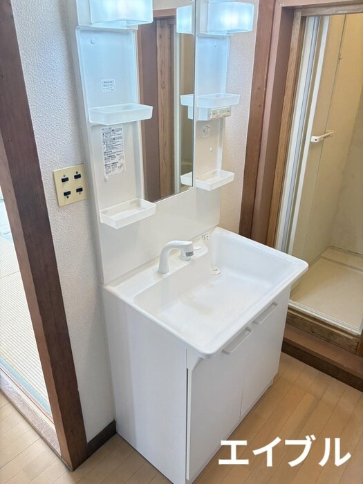 物件内観写真11　(洗面)