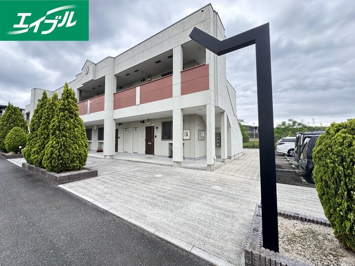 物件外観写真4　(エントランス部分)