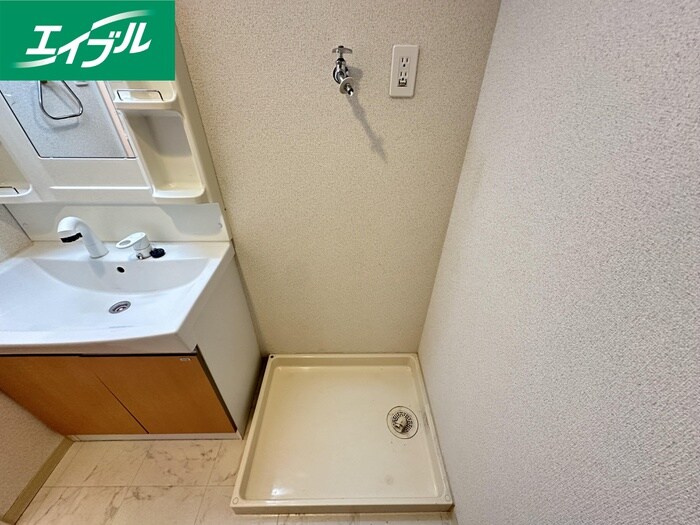 物件内観写真12　(洗濯機置場)