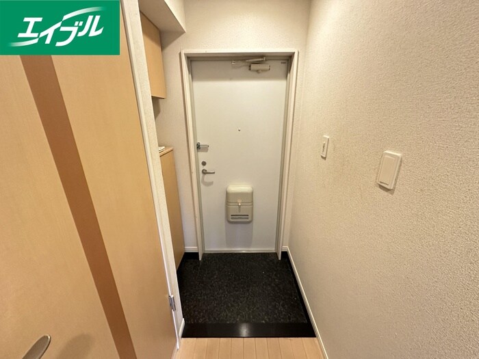 物件内観写真14　(玄関)