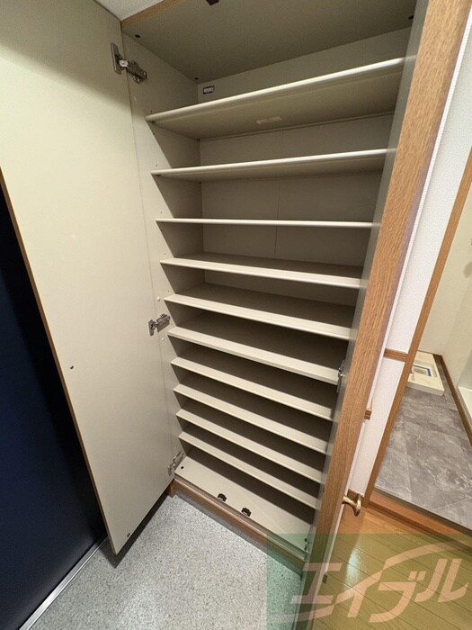 物件内観写真18　(靴箱)