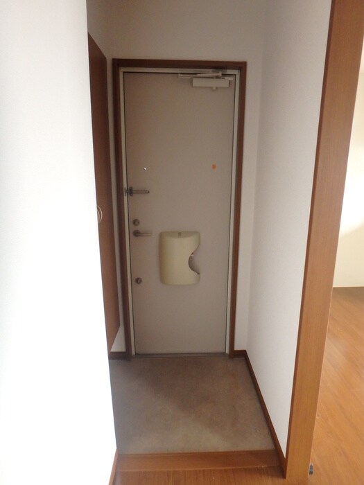 物件内観写真13　(玄関)