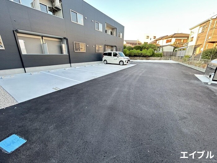 物件外観写真6　(駐車場)