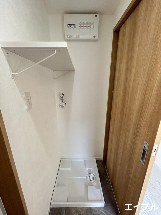 物件内観写真13　(洗濯機置場)