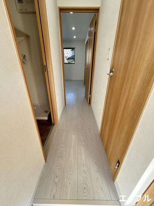 物件内観写真20　(廊下)