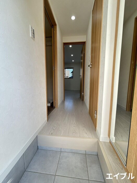 物件内観写真22　(玄関)