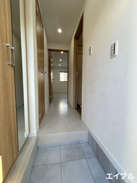 物件内観写真22　(玄関)