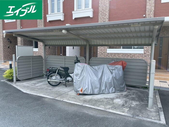 物件外観写真3　(駐輪場)