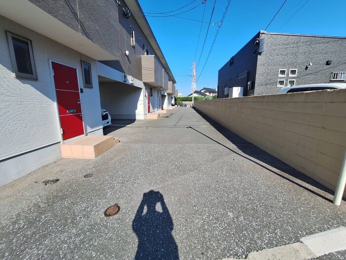 物件外観写真2　(駐車場)