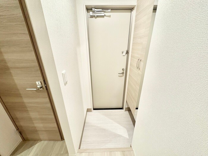 物件内観写真15　(玄関)