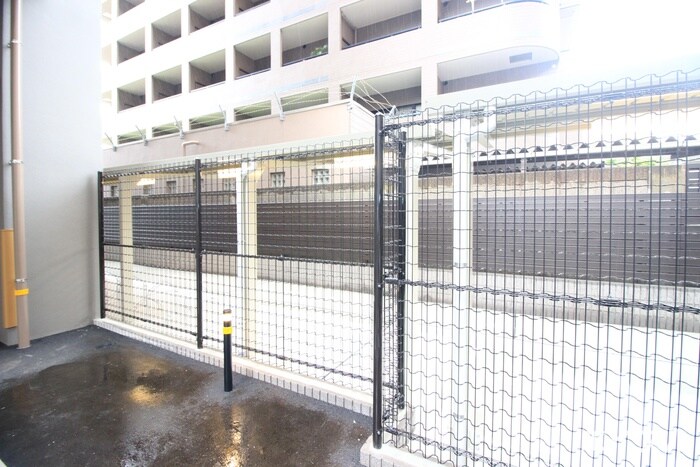 物件外観写真6　(駐輪場)