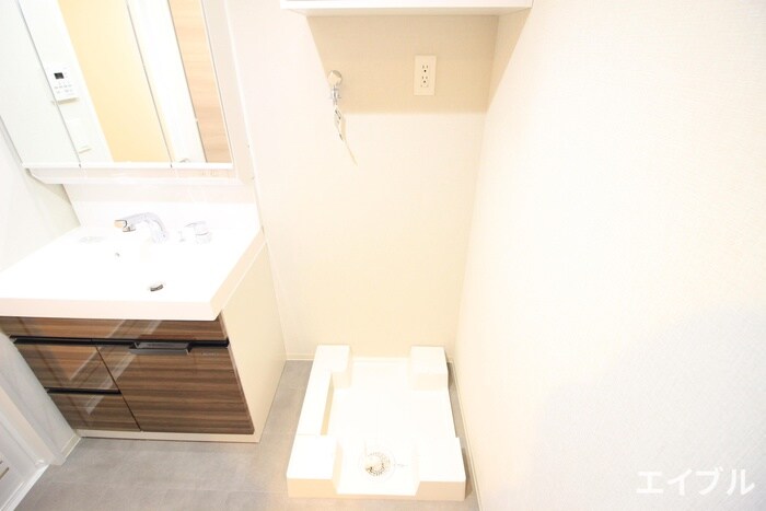 物件内観写真12　(洗濯機置場)