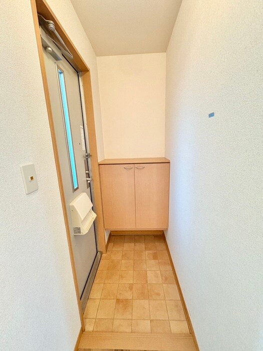 物件内観写真16　(玄関)