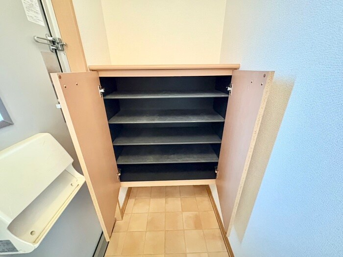 物件内観写真18　(靴箱)