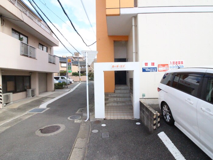 物件外観写真2　(エントランス部分)