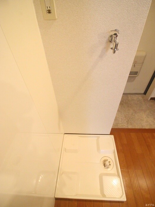 物件内観写真11　(洗濯機置場)