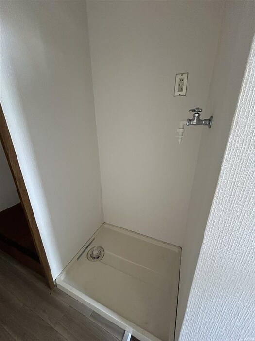 物件内観写真15　(洗濯機置場)