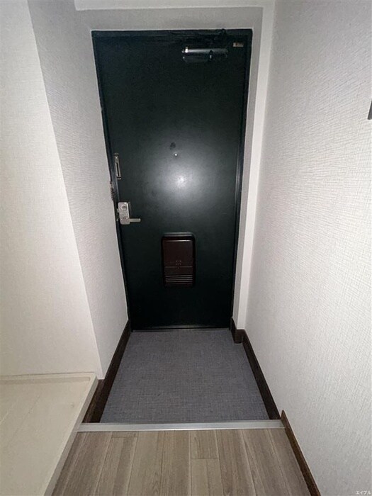 物件内観写真16　(玄関)