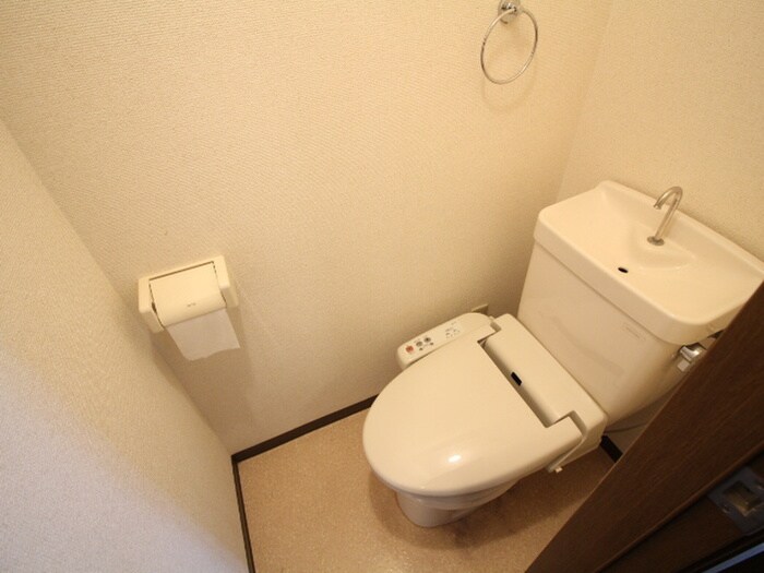 物件内観写真8　(トイレ)