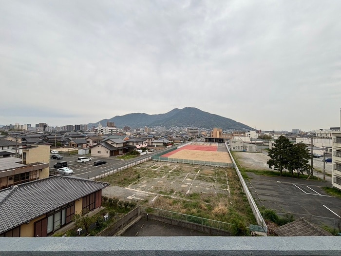 物件内観写真11　(室内からの展望)