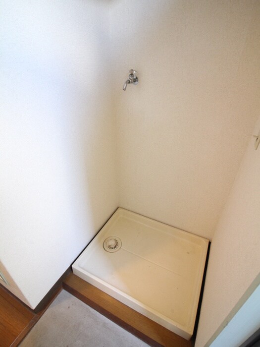 物件内観写真17　(洗濯機置場)