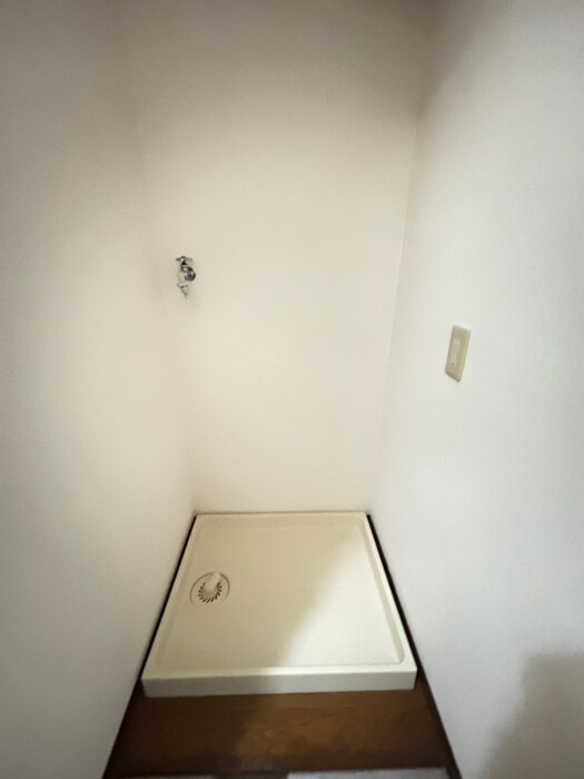 物件内観写真18　(洗濯機置場)