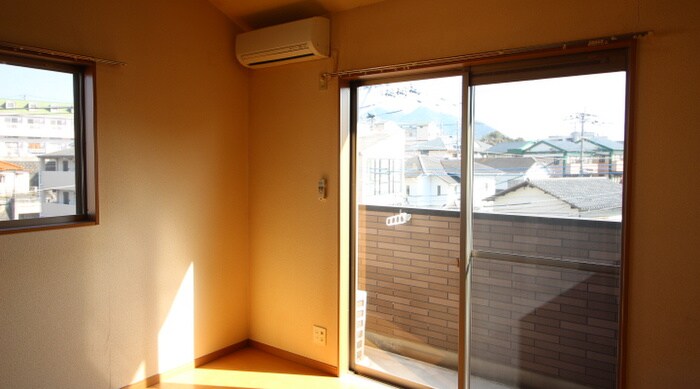 物件内観写真3　(居室)