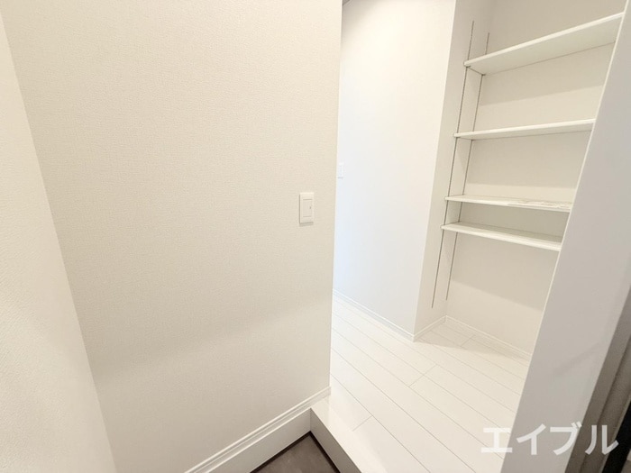 物件内観写真14　(玄関)