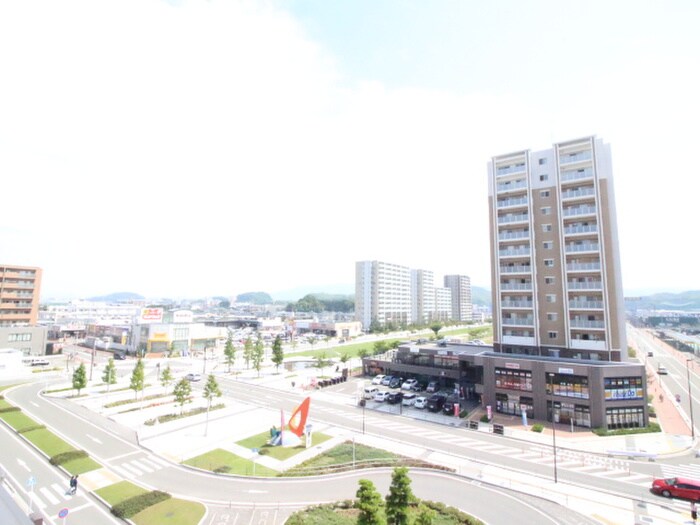 物件内観写真18　(室内からの展望)