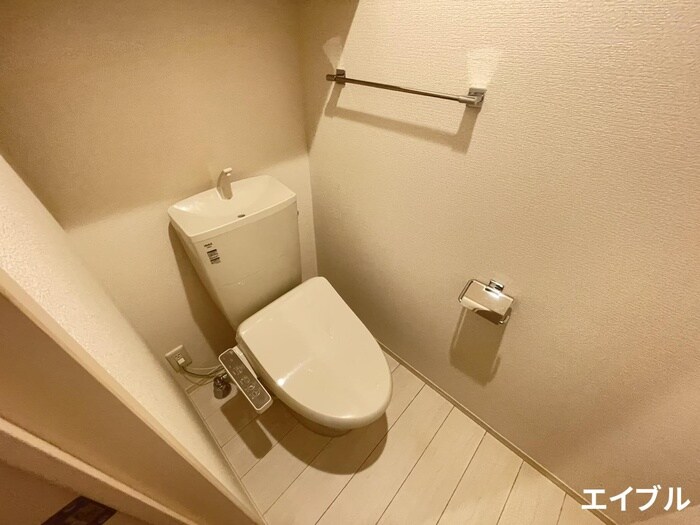 物件内観写真11　(トイレ)