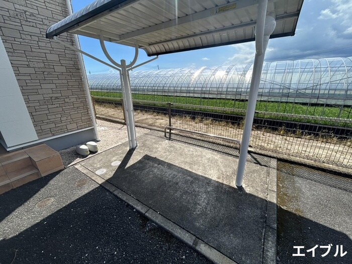 物件外観写真3　(駐輪場)