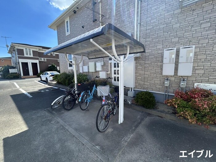 物件外観写真4　(駐輪場)