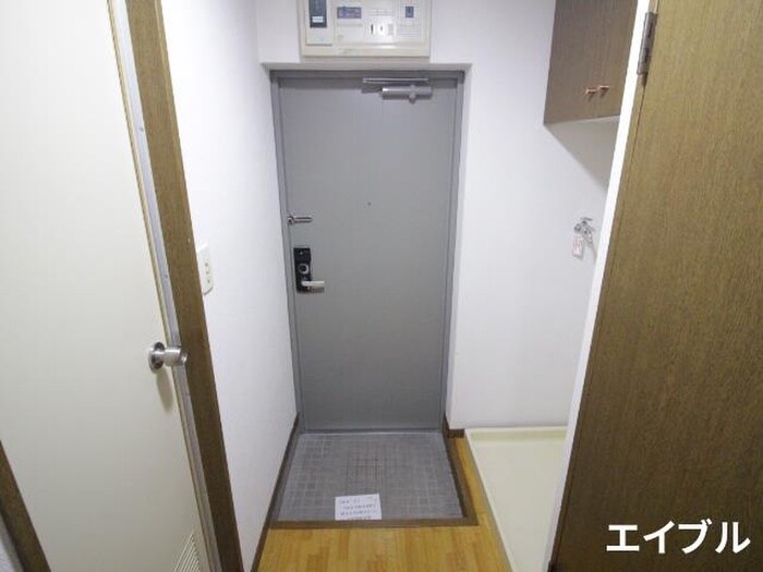 物件内観写真15　(玄関)