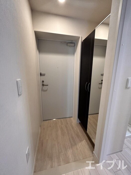物件内観写真13　(玄関)