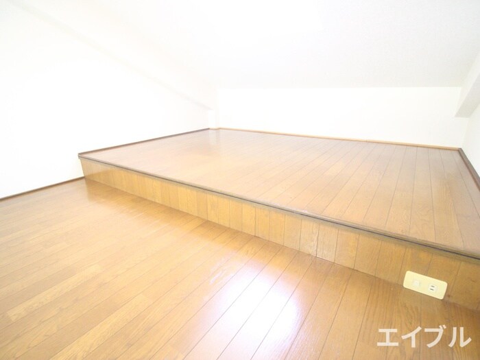 物件内観写真9　(ロフト)