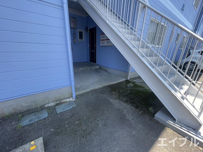 物件外観写真5　(エントランス部分)