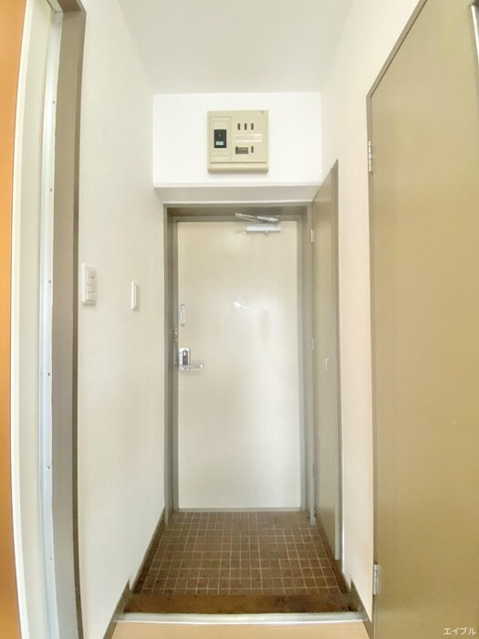 物件内観写真15　(玄関)
