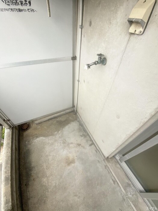 物件内観写真18　(洗濯機置場)