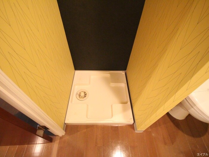 物件内観写真12　(洗濯機置場)