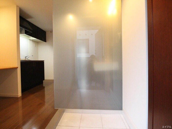 物件内観写真15　(玄関)