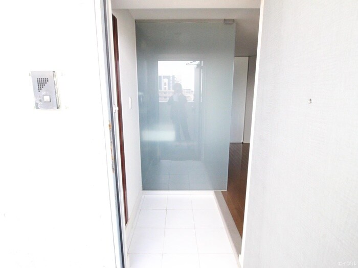 物件内観写真17　(玄関)